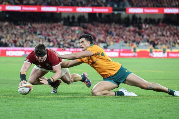 Qatar Airways 2025 British & Irish Lions Tour To Australia Second Test, Melbourne Cricket Ground, Melbourne, Australia 26/7/2025 
Australia Wallabies vs British & Irish Lions  
Lion’s Tom Curry scores his sides second try
Mandatory Credit ©INPHO/Dan Sheridan